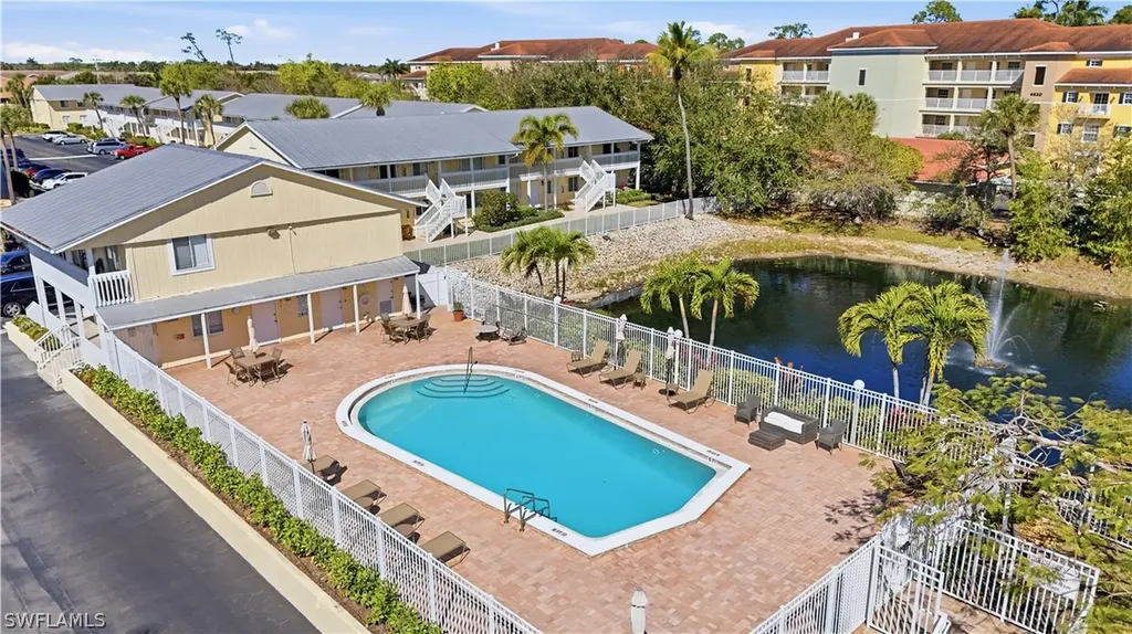 4607 Bayshore Drive Naples FL 34112