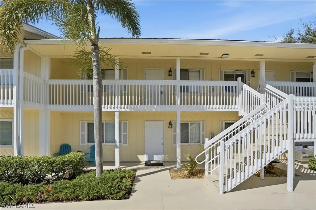 4607 Bayshore Drive Naples FL 34112