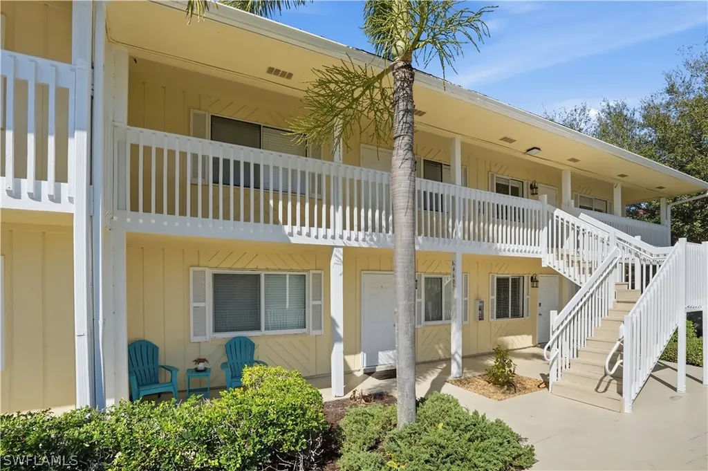 4607 Bayshore Drive Naples FL 34112