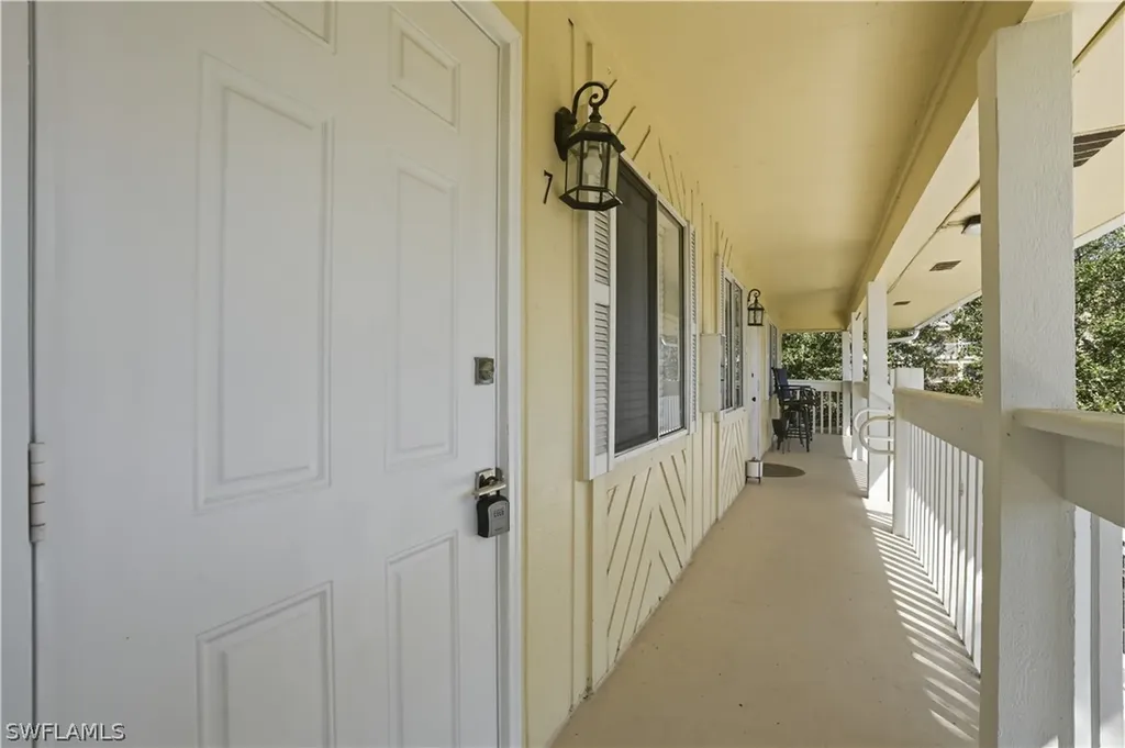 4607 Bayshore Drive Naples FL 34112