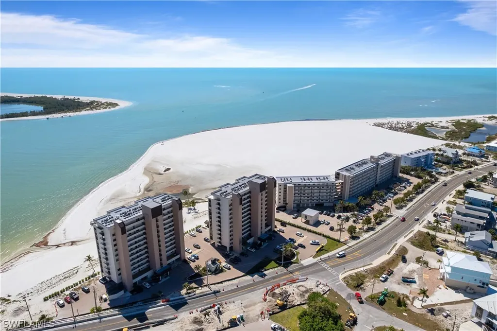 Fort Myers Beach FL, 8400 Estero Boulevard, Unit 303