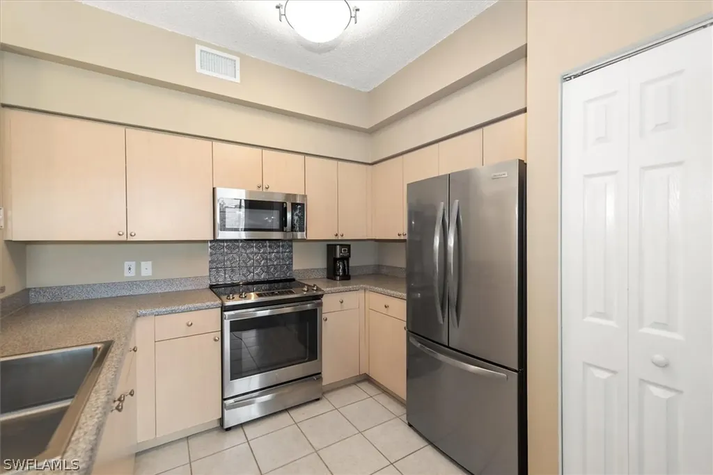 1200 Reserve Way Naples FL 34105