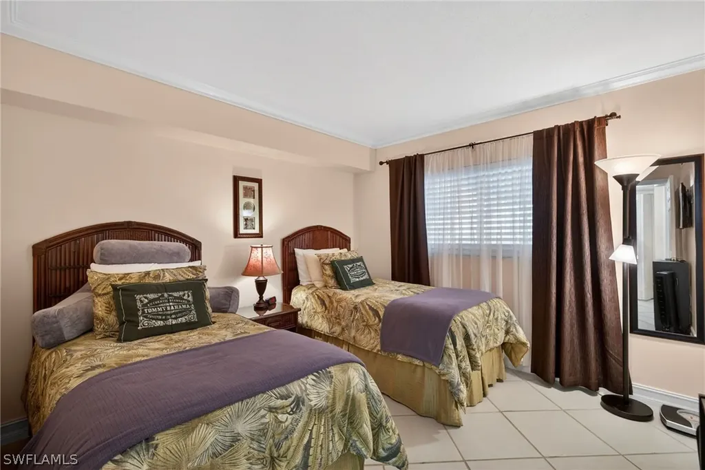 201 Quail Forest Boulevard Naples FL 34105