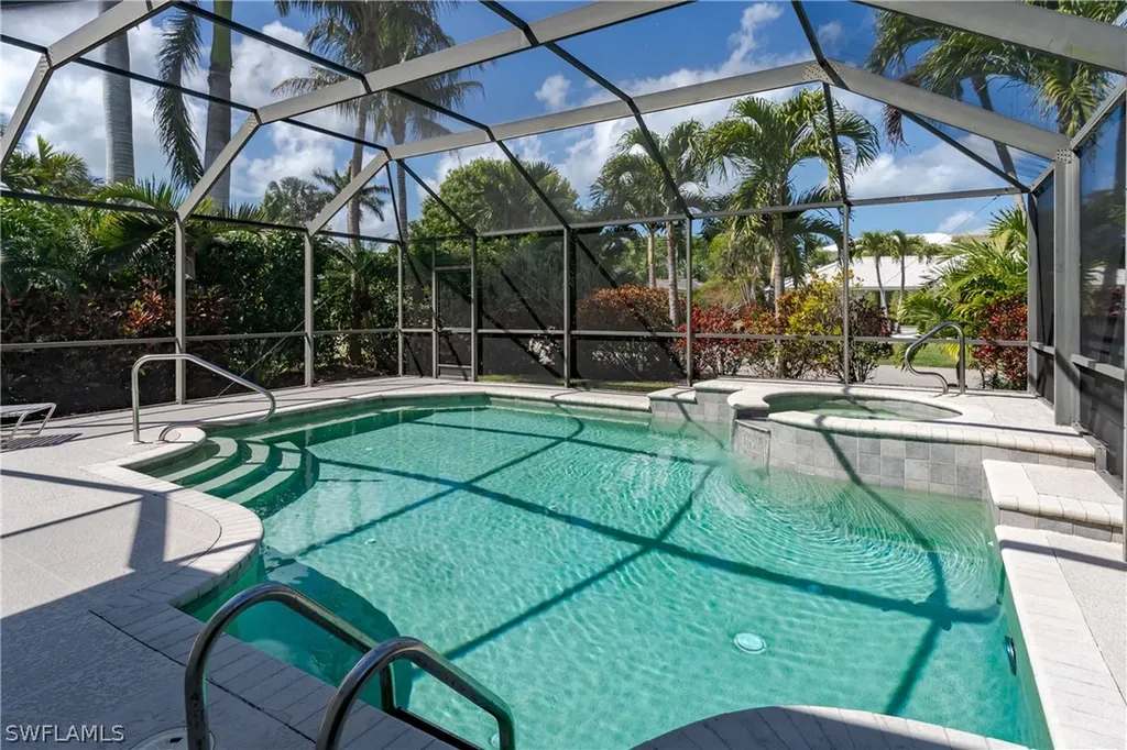600 Parkview Lane Naples FL 34103