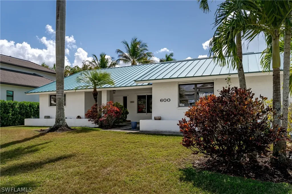 600 Parkview Lane Naples FL 34103