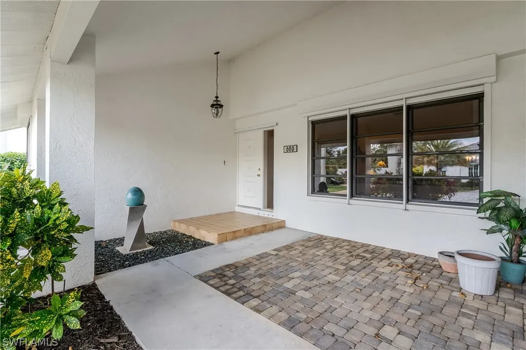 600 Parkview Lane Naples FL 34103
