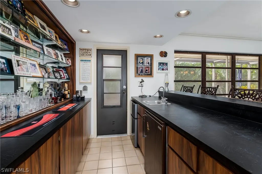 600 Parkview Lane Naples FL 34103