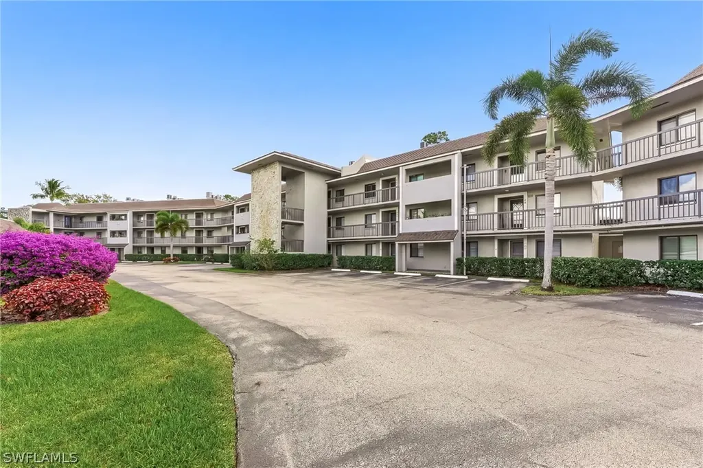 5725 Gage Lane Naples FL 34113