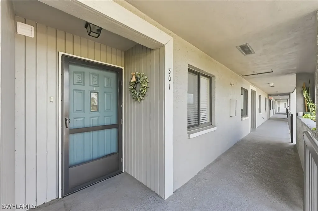 5725 Gage Lane Naples FL 34113