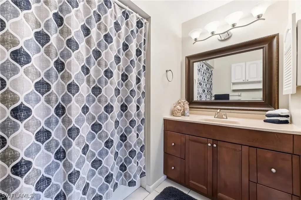 5725 Gage Lane Naples FL 34113