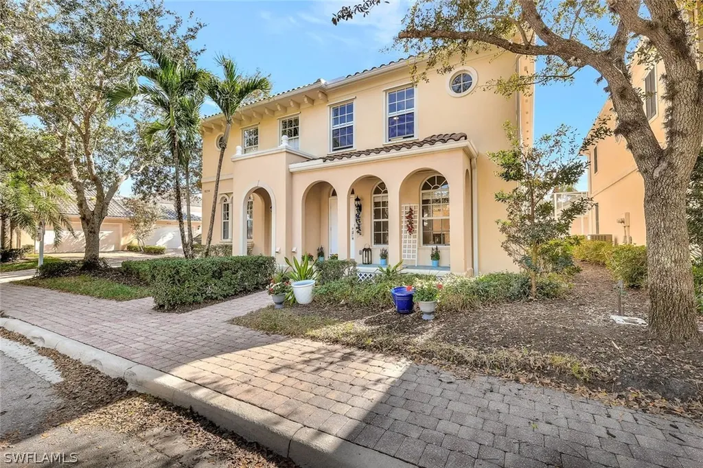 6210 Towncenter Circle Naples FL 34119