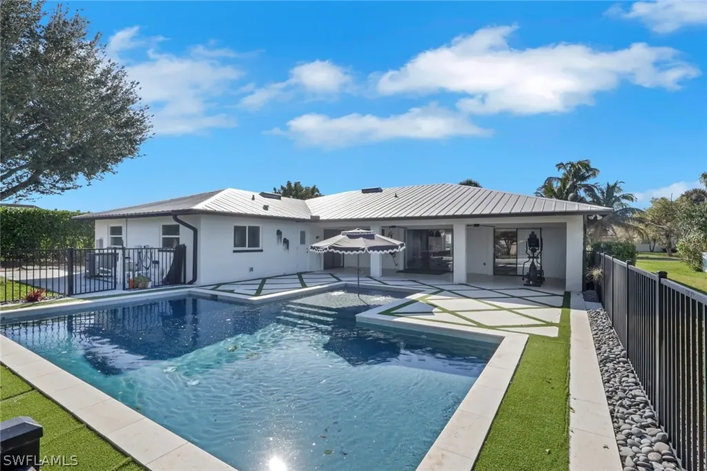 10450 Windsor Way Naples FL 34109