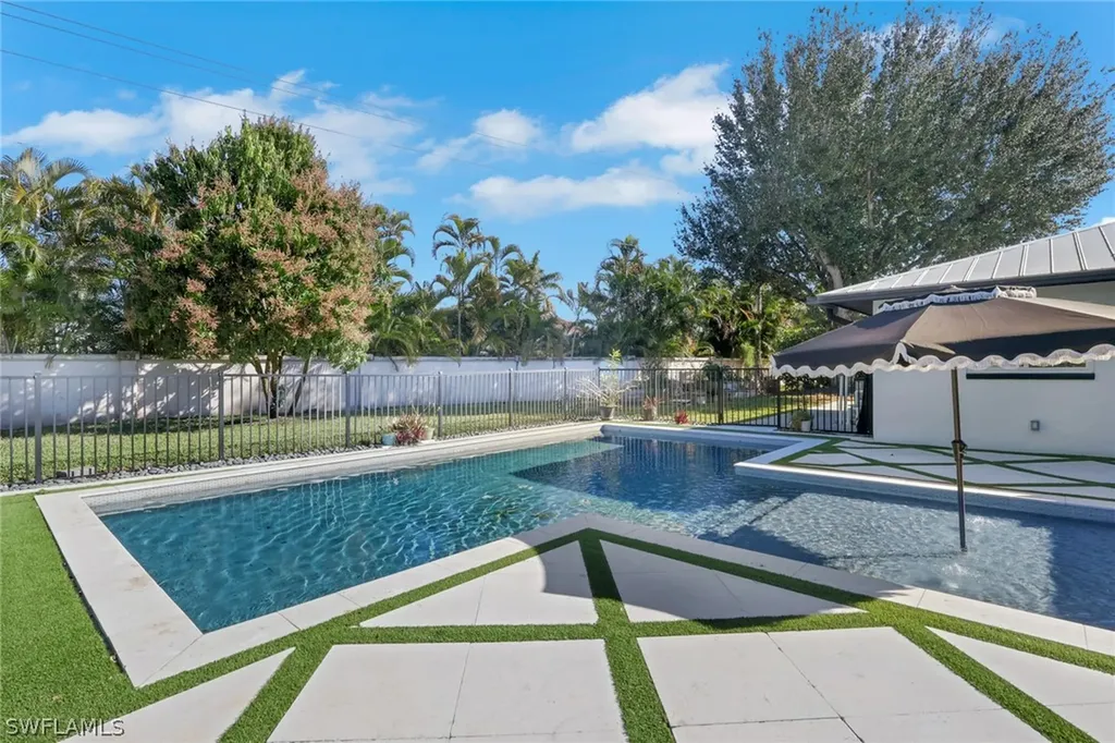 10450 Windsor Way Naples FL 34109