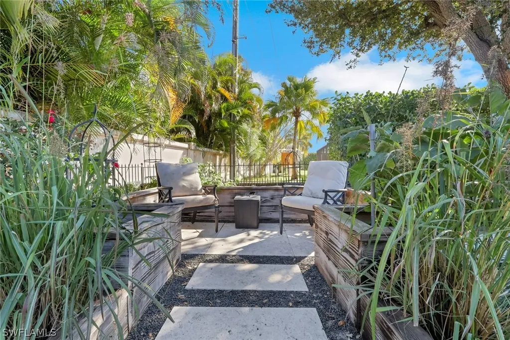 10450 Windsor Way Naples FL 34109