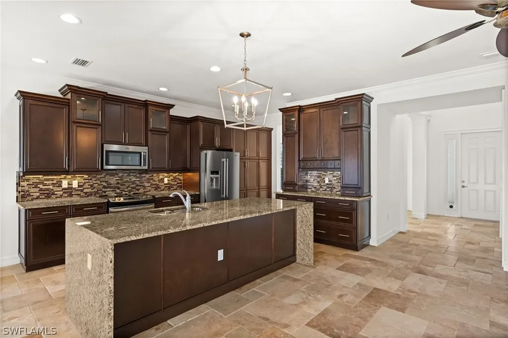 3312 Pacific Drive Naples FL 34119