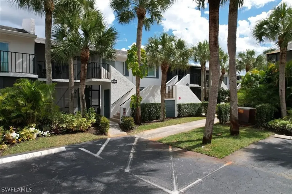 4100 Looking Glass Lane Naples FL 34112