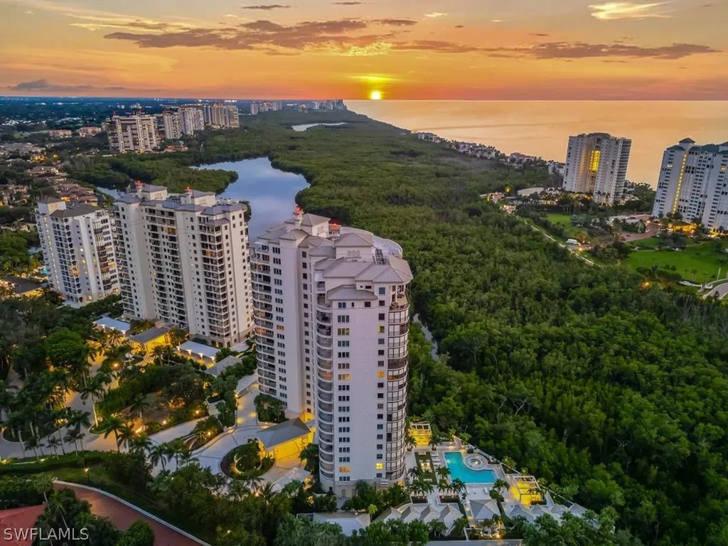 Naples FL, 8930 Bay Colony Drive, Unit 703