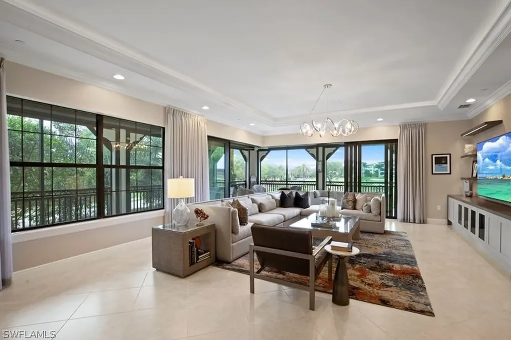 16391 Viansa Way Naples FL 34110