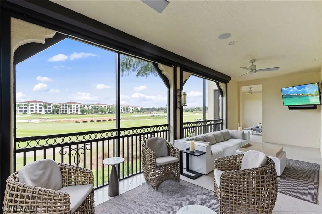 16391 Viansa Way Naples FL 34110