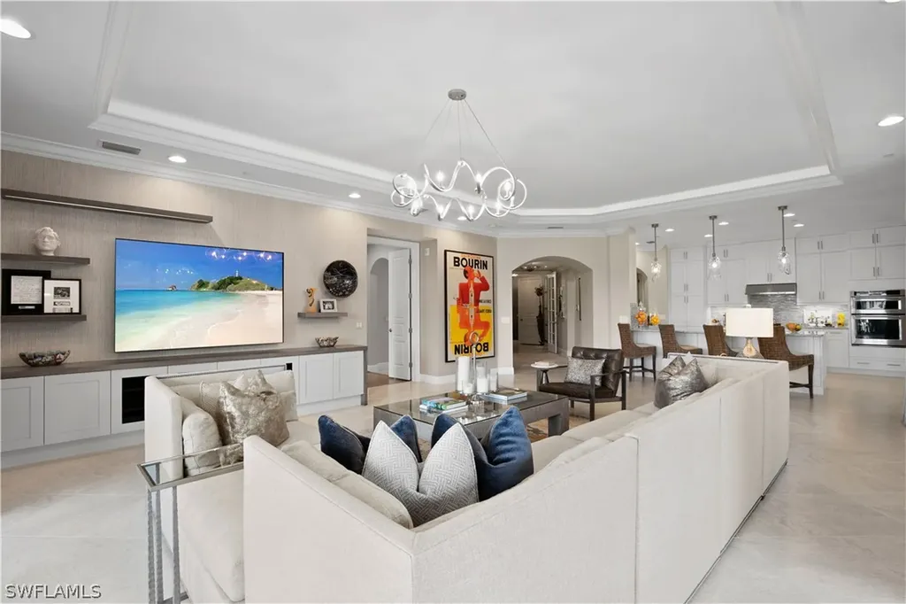 16391 Viansa Way Naples FL 34110