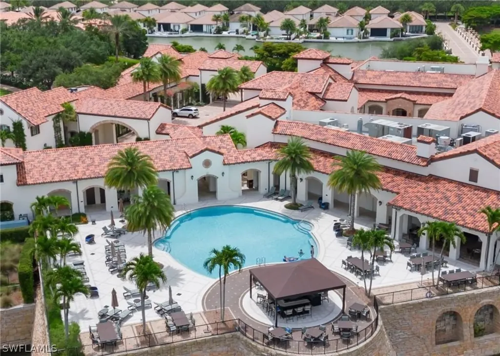 16391 Viansa Way Naples FL 34110