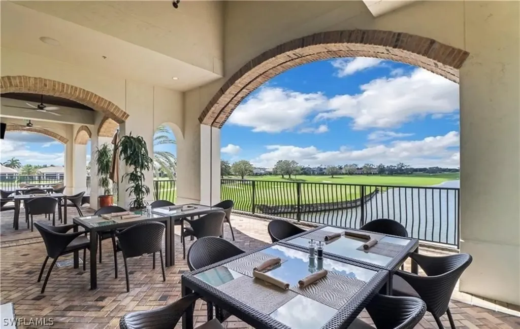 16391 Viansa Way Naples FL 34110