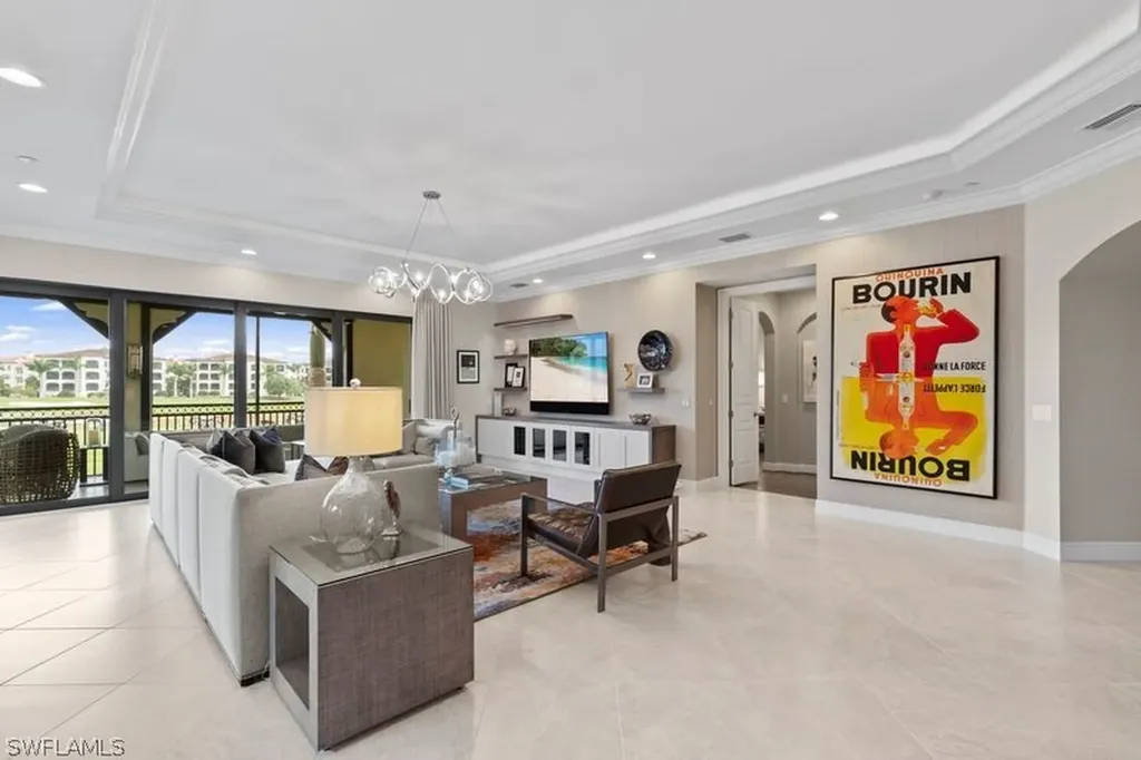 16391 Viansa Way Naples FL 34110