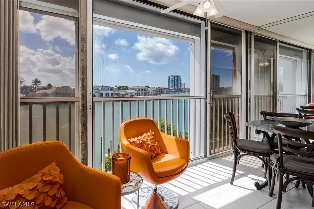 300 Park Shore Drive Naples FL 34103