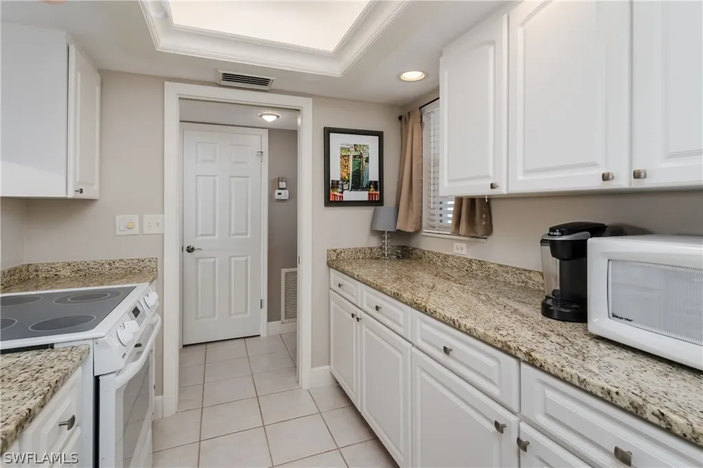 300 Park Shore Drive Naples FL 34103