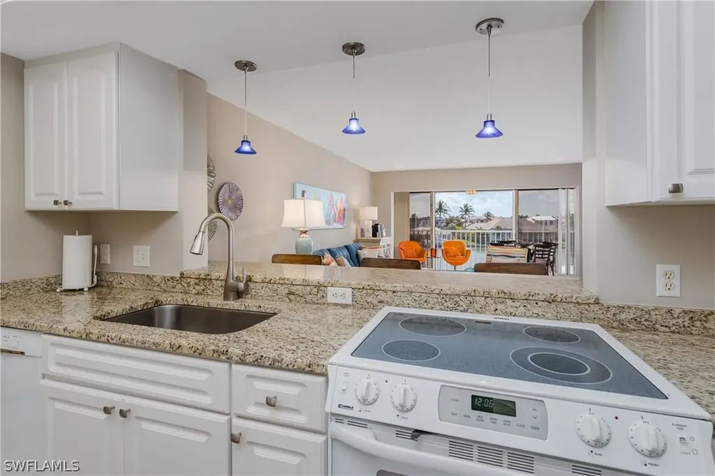 300 Park Shore Drive Naples FL 34103