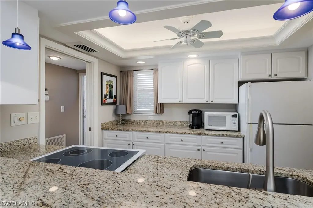 300 Park Shore Drive Naples FL 34103