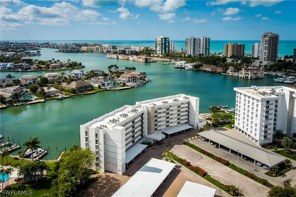 300 Park Shore Drive Naples FL 34103