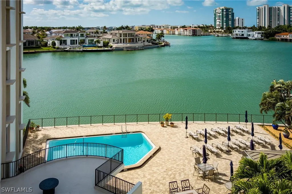 300 Park Shore Drive Naples FL 34103
