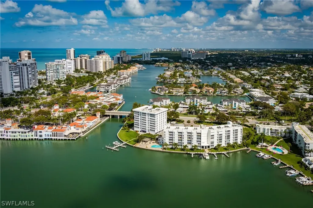 300 Park Shore Drive Naples FL 34103
