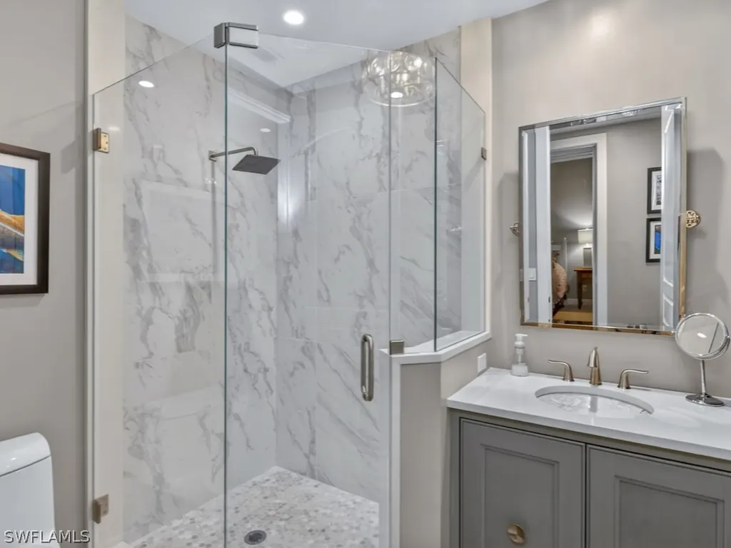 540 Via Veneto Naples FL 34108