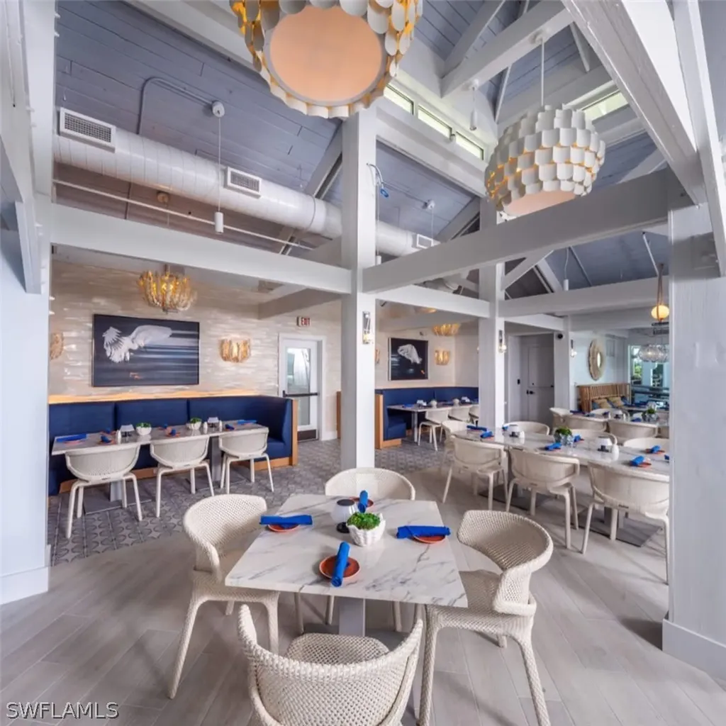 540 Via Veneto Naples FL 34108