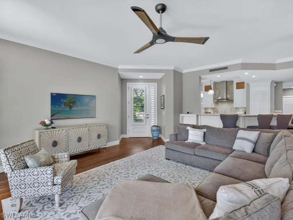 540 Via Veneto Naples FL 34108