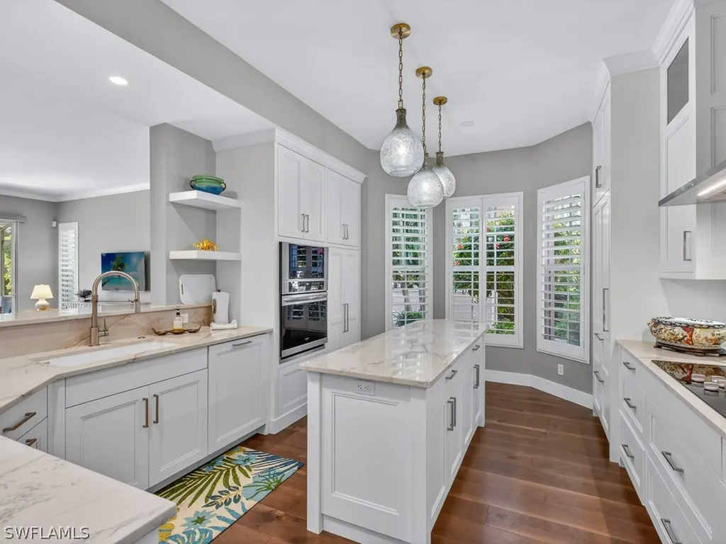540 Via Veneto Naples FL 34108