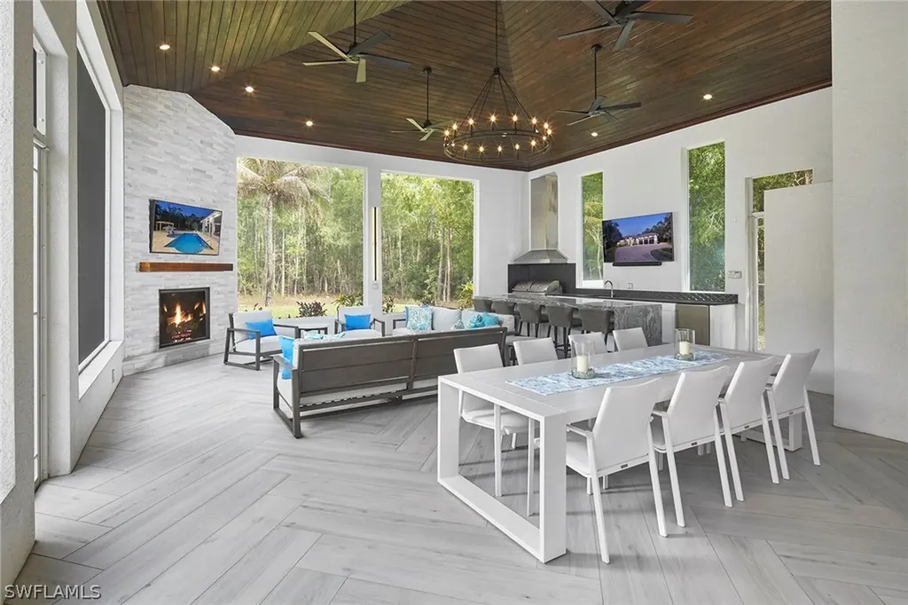 6771 Hunters Road Naples FL 34109