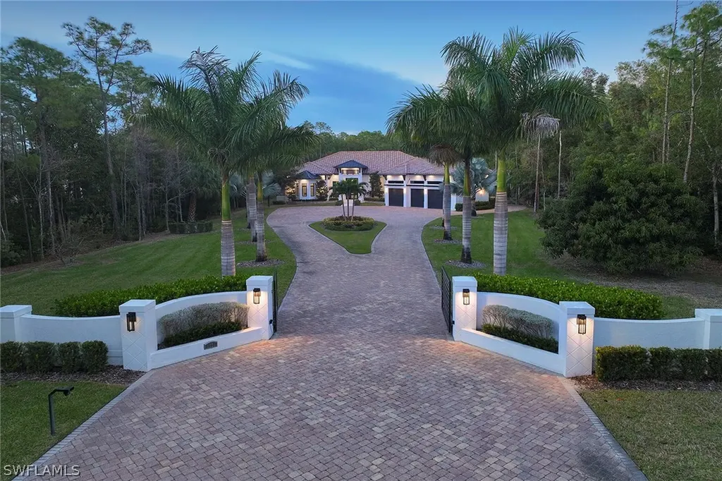 6771 Hunters Road Naples FL 34109