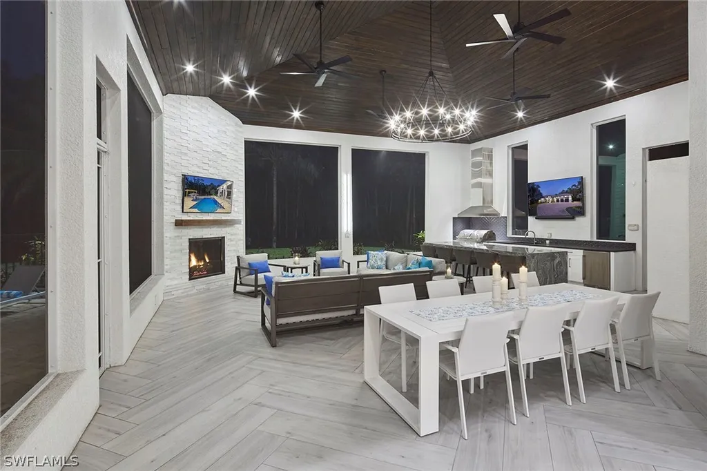 6771 Hunters Road Naples FL 34109