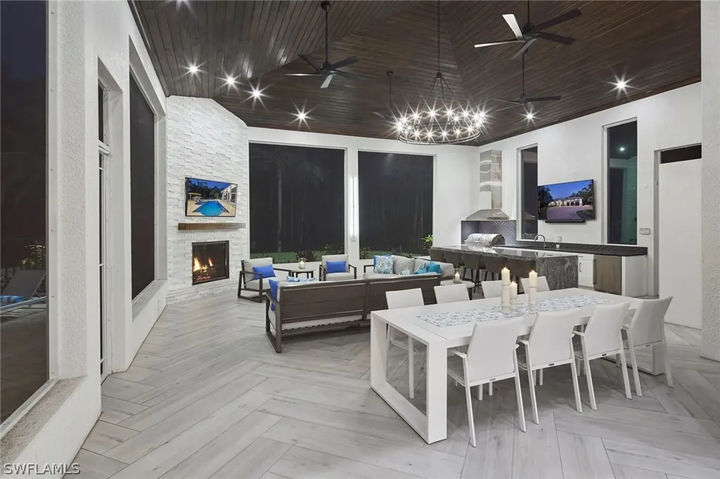 6771 Hunters Road Naples FL 34109