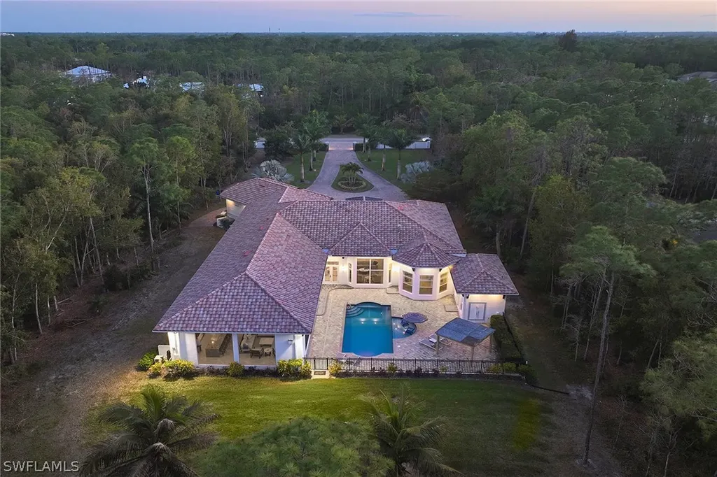 6771 Hunters Road Naples FL 34109