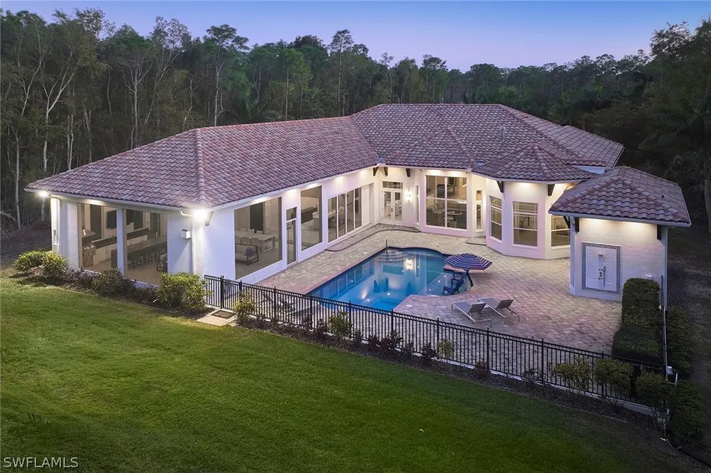 6771 Hunters Road Naples FL 34109