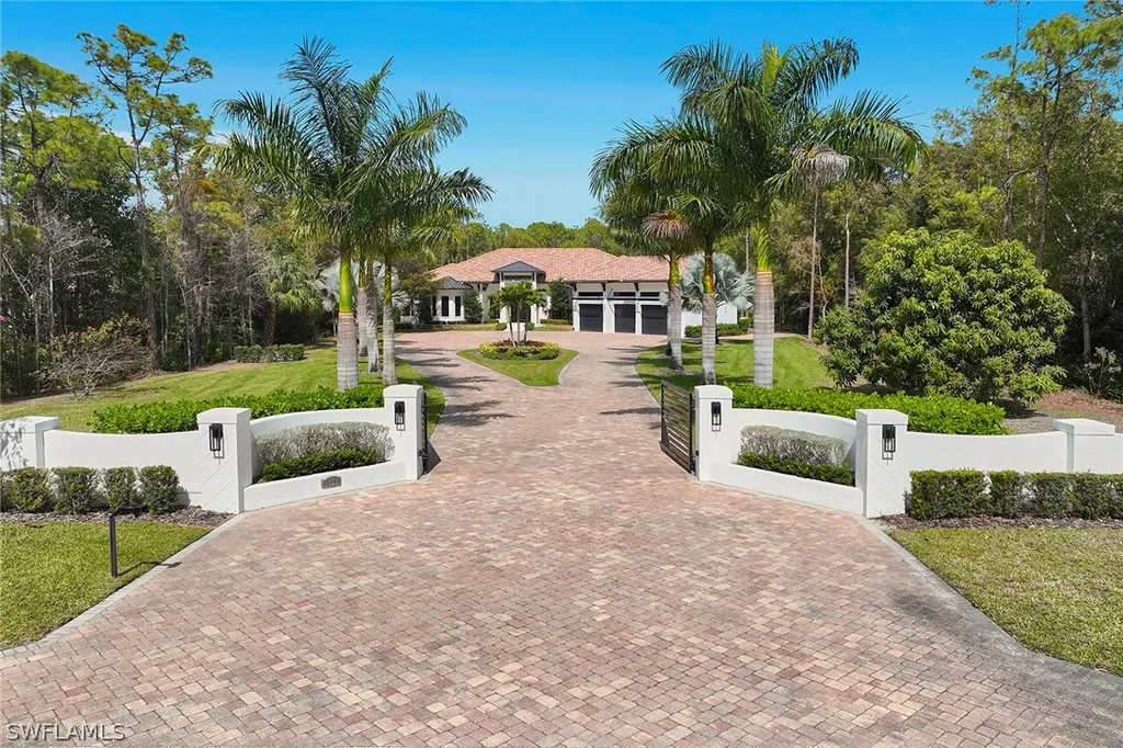 6771 Hunters Road Naples FL 34109