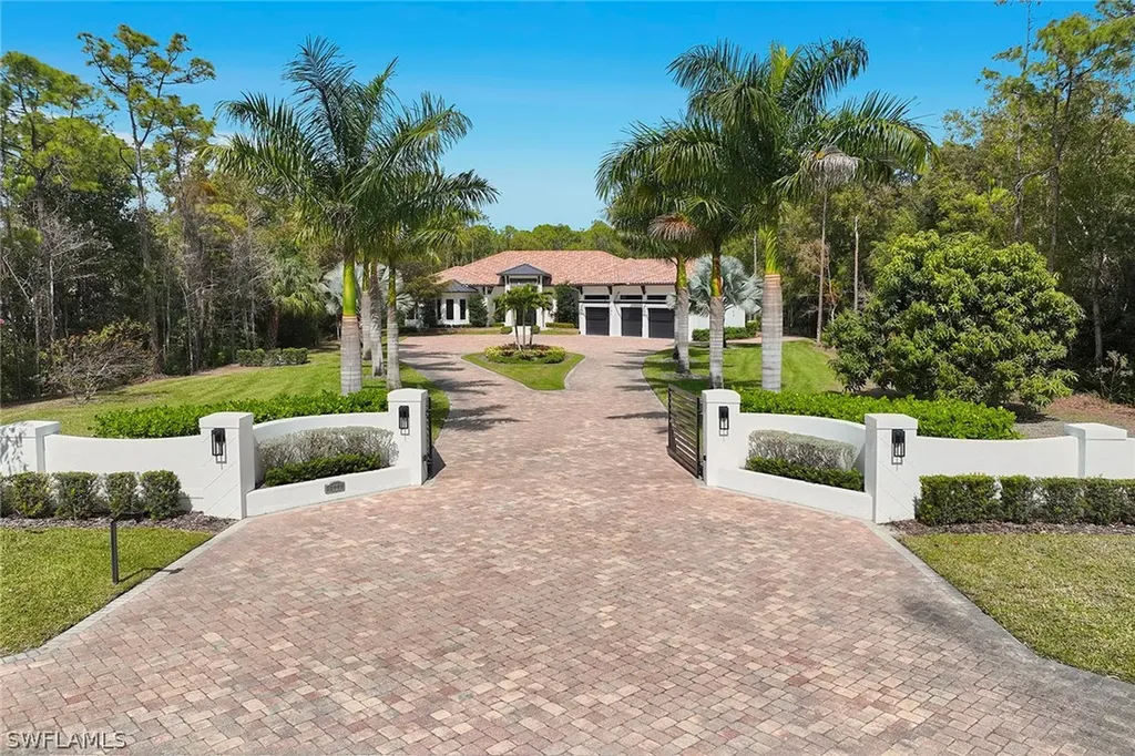 6771 Hunters Road Naples FL 34109