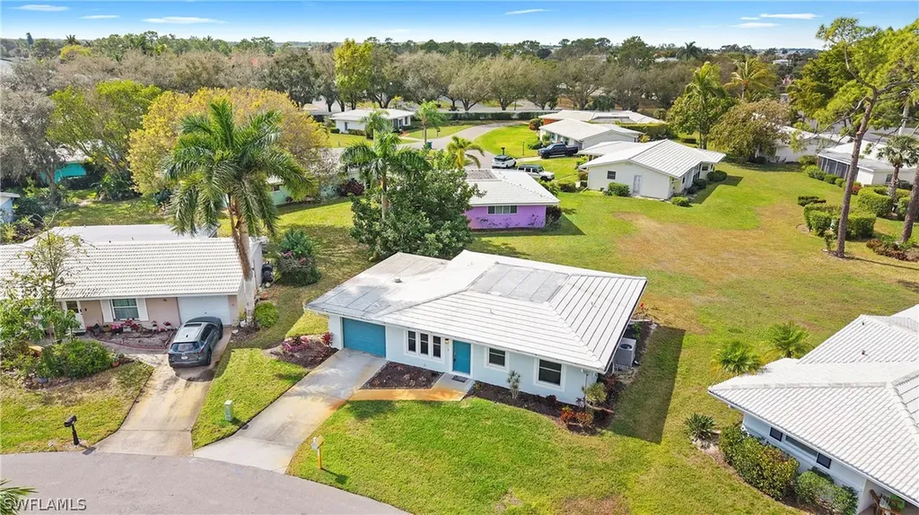 54 Hilo Court Naples FL 34112