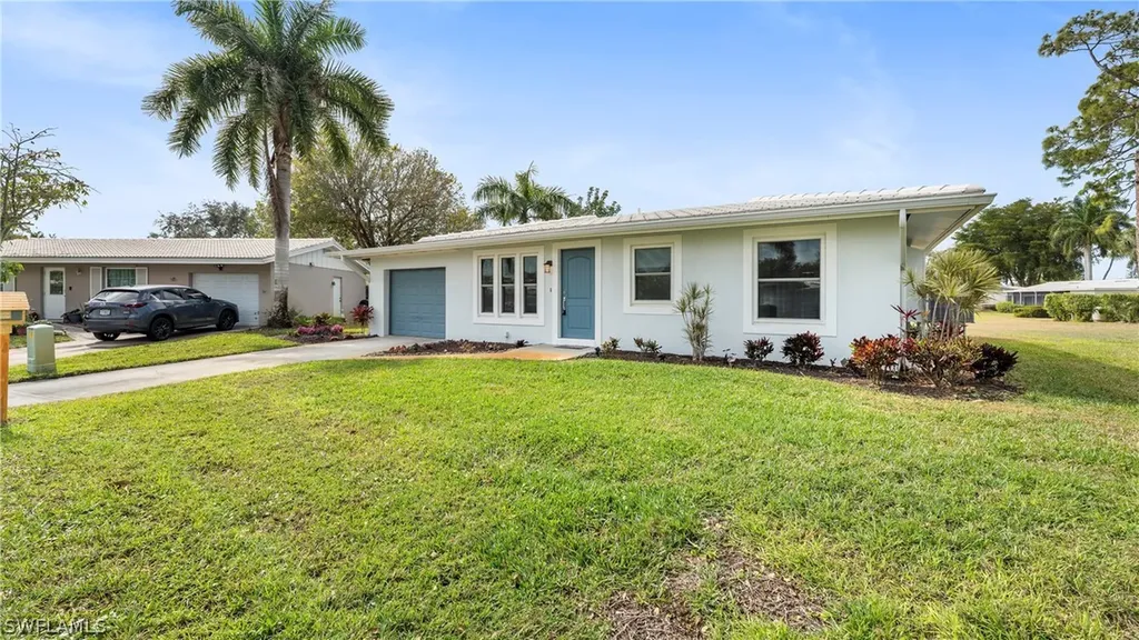 54 Hilo Court Naples FL 34112