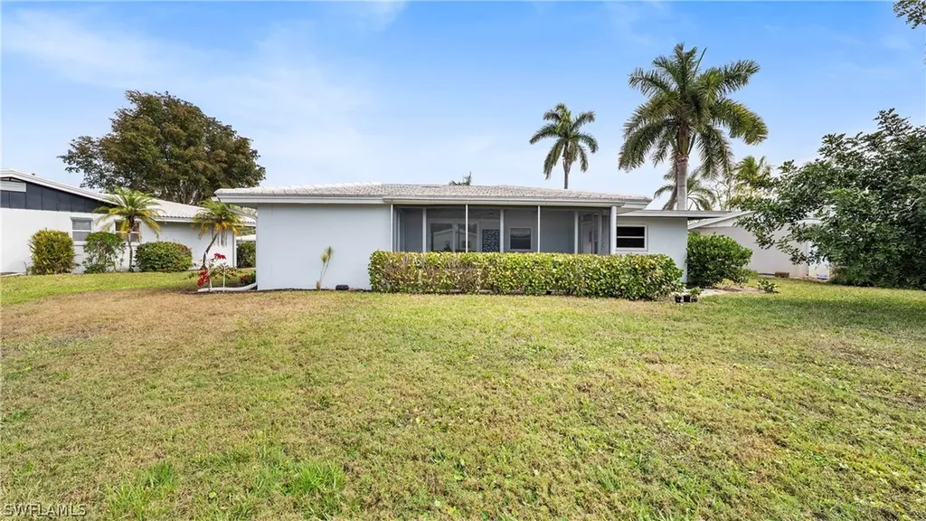 54 Hilo Court Naples FL 34112