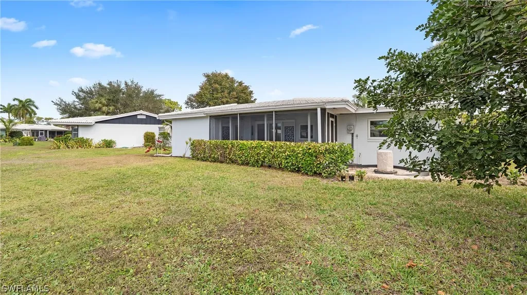 54 Hilo Court Naples FL 34112